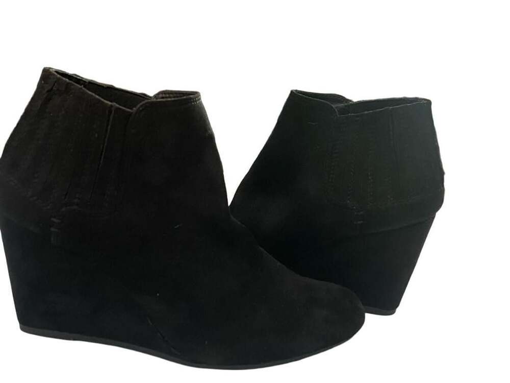 Dolcetta Wedge Ankle Boots Size 6 Black Suede Booties